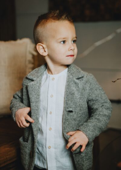 Grey wełniany płaszcz dla chłopca szary