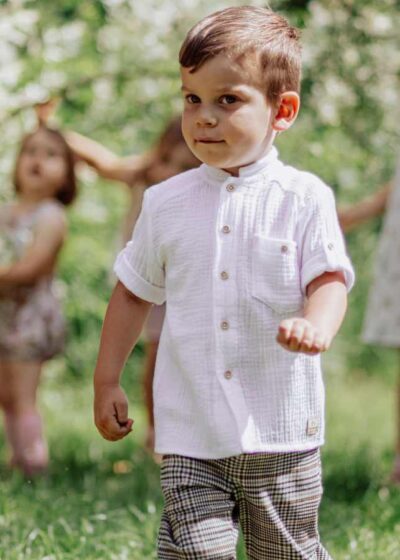 Biała koszula dla chłopca z muślinu krótki rękaw