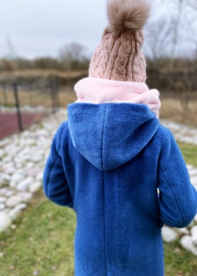 Granatowy płaszcz dla dziewczynki tkanina alpaka