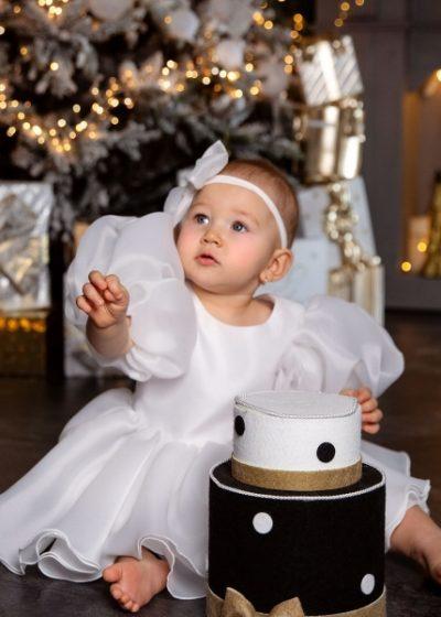 Biała opaska niemowlęca z kokardką dla dziewczynki
