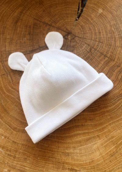 Bear biała czapka wiosenna niemowlęca prążek